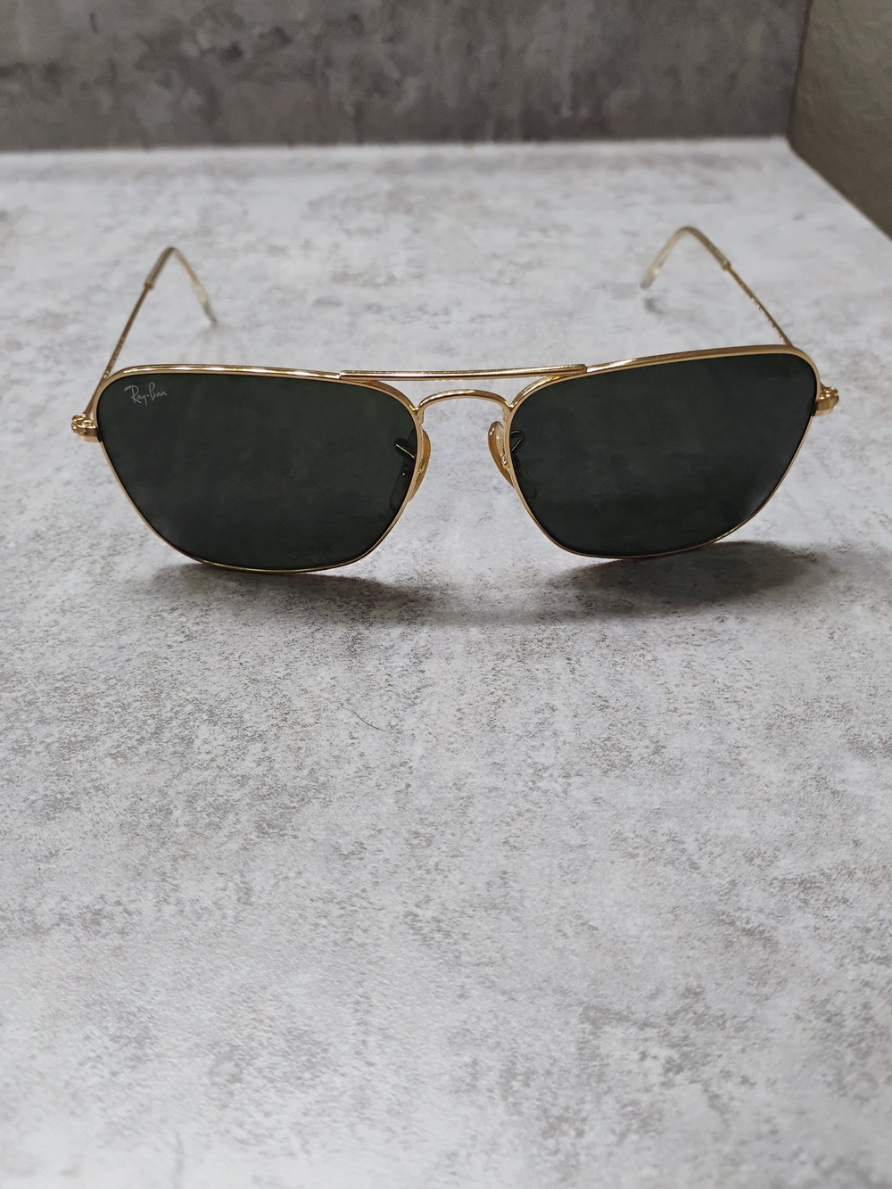 Ray-Ban Gold Frame Sunglasses with Dark Green Lenses